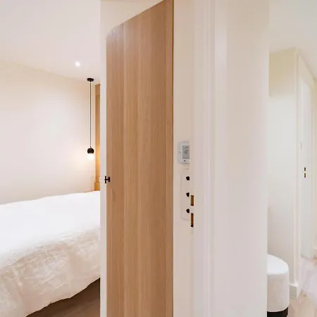 3bdr Cocoon In Martinez Avec Jardin Prive & Design Contemporain A 3 Min De La Croisette アパート カンヌ